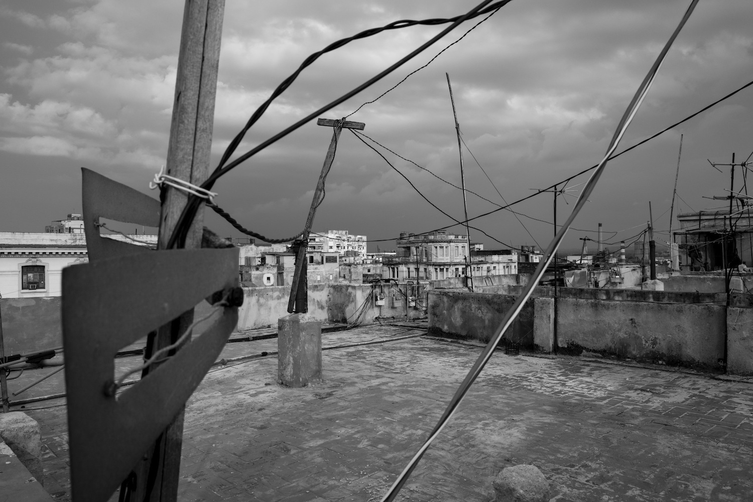 These pictures have been taken between June 2014 and September 2018 and are a melancholic homage to a revolution that once inspired so many hopes and has demanded so many sacrifices. There are about the impossibility of an island.