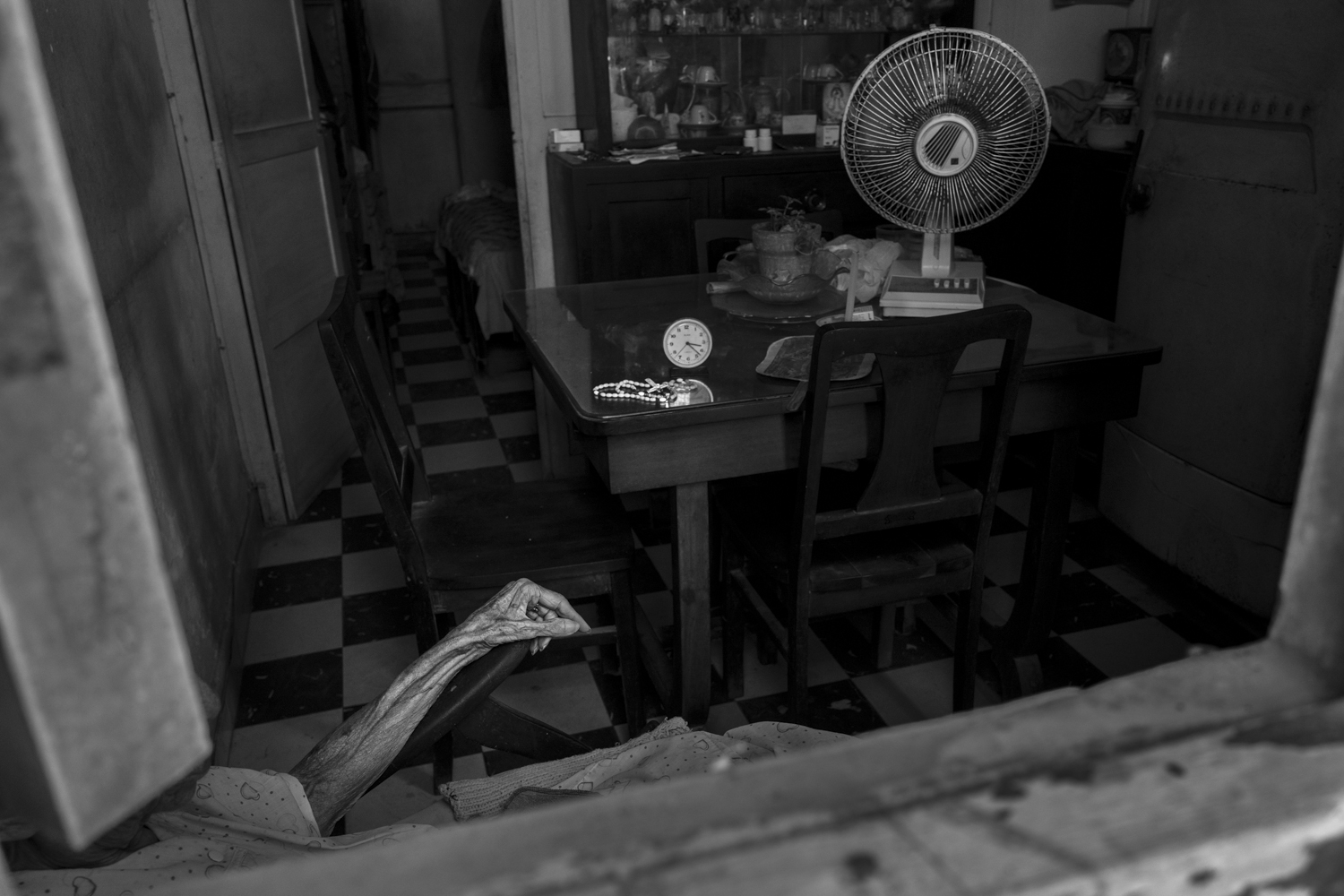Trouble-In-Paradise-01-2.jpg