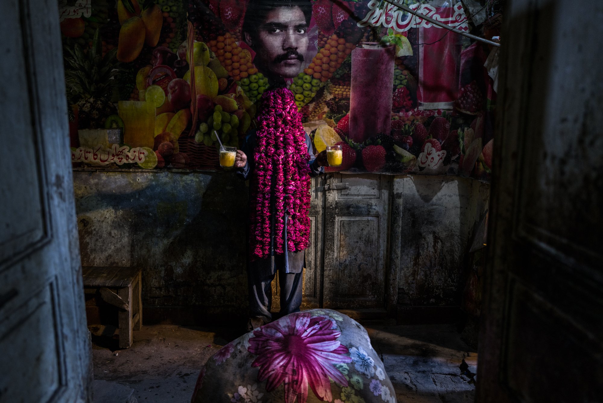 A Sehra is a floral headdress grooms wear to ward off the evil eye and a poem in their honor. 'Sehrabandi' is the ceremony of tying a 'sehra' on a man. Drawn to its visual beauty and social symbolism, I approached workers, shopkeepers, and inhabi