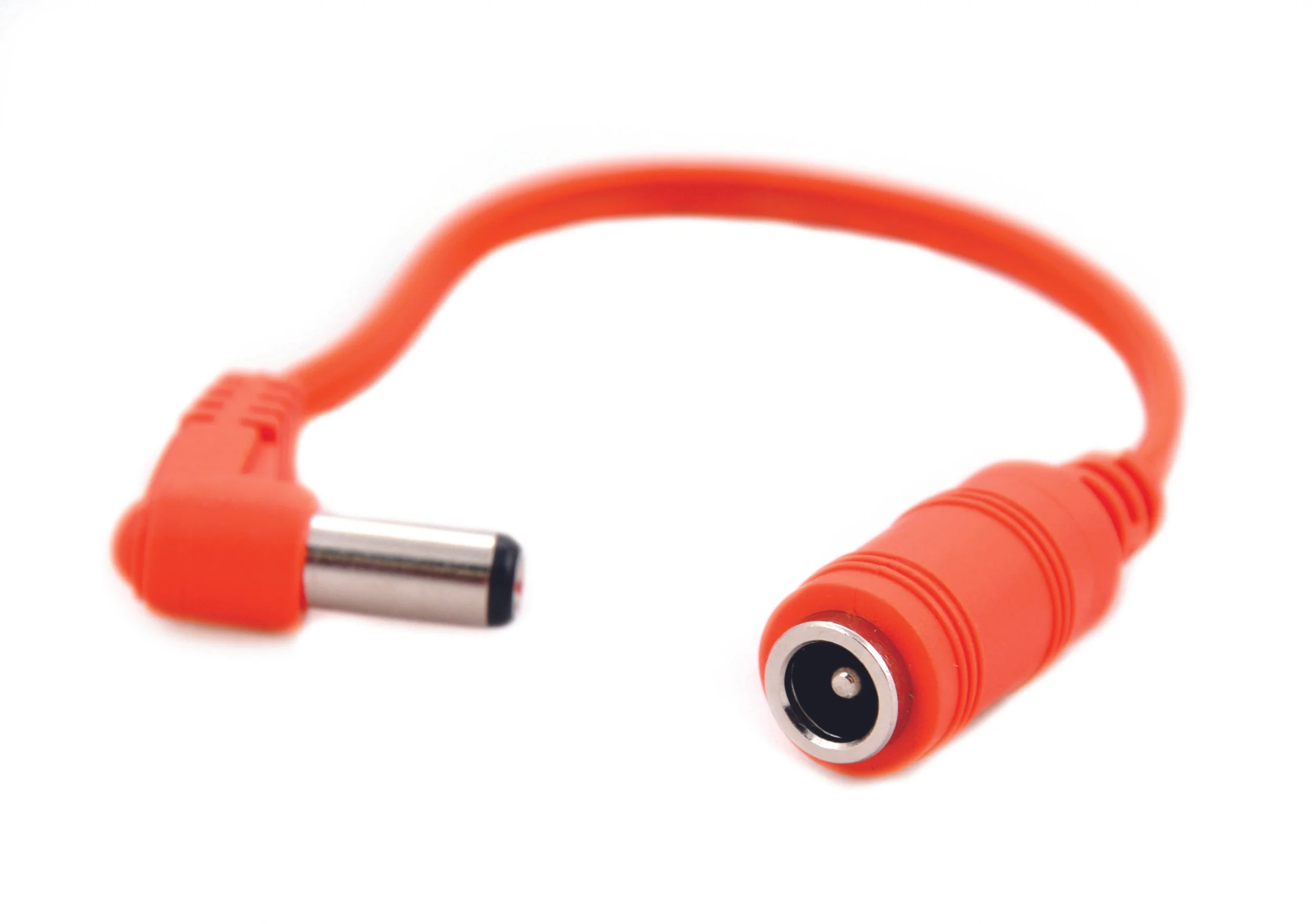 Polarity Inverter Cable • To connect pedals with inverted polarity to a power supply • Cable length: 10 cm / 4 in • 2.1 mm barrel plug - 2.1 mm female barrel plug