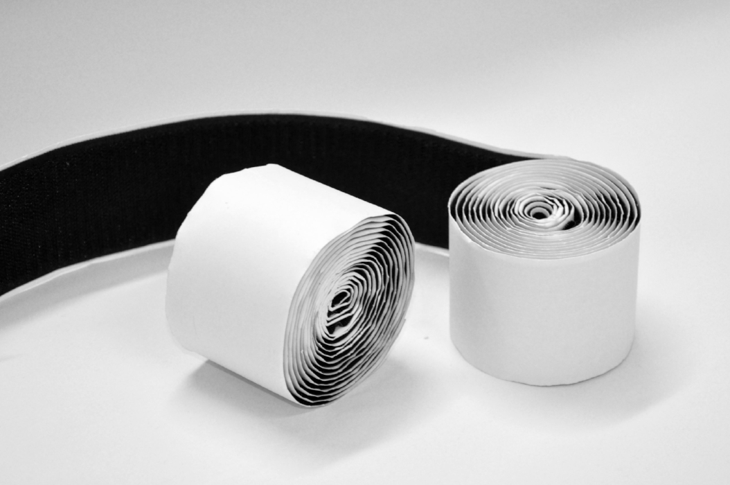 Tone Attach Velcro • Length 2.19 m / 7.2 ft • Sticky back