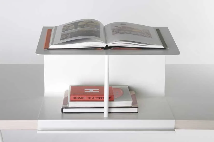 highdesk825.jpg