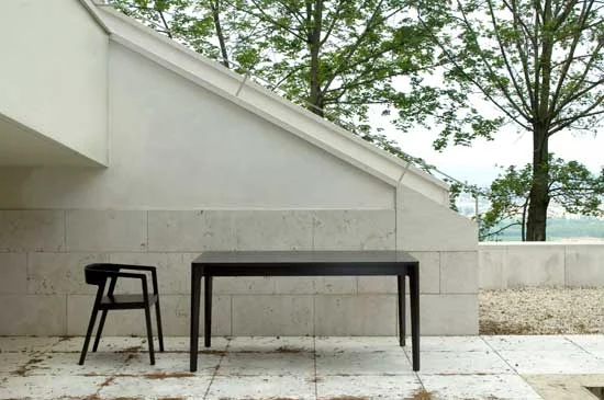 Drive-table-chair-ambiente.jpg