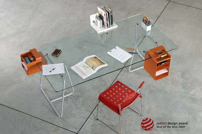 piu-table+reddotok.jpg