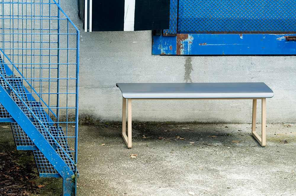 Int-bench.jpg