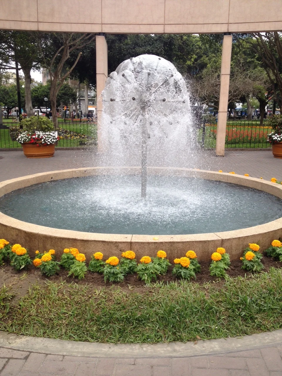 Fountain at Kennedy Park, Lima