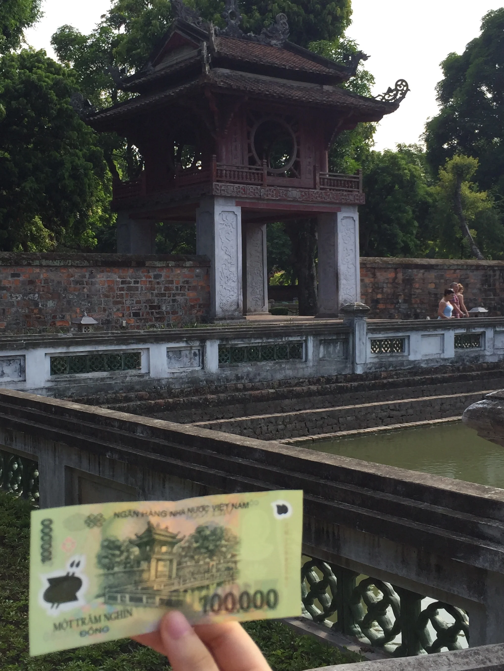 scene depicted on the back of the 100,000 dong bill (about 5 U.S. dollars) 