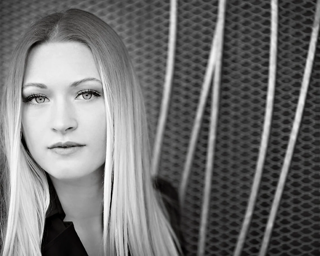  I HAD A GREAT PHOTO SHOOT WITH MARC, HE MADE ME FEEL EASY WITH THE CAMERA AND KNEW WHAT HE WANTED TO GET THE PERFECT PHOTO. I HAVE SOME LOVELY PHOTOS FROM HIM THAT I WILL BE USING A LOT AND HOPE TO WORK WITH HIM AGAIN IN THE FUTURE. THANKS MARC. - L