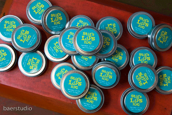 3462a2e36d7db468-lipbalm.gif
