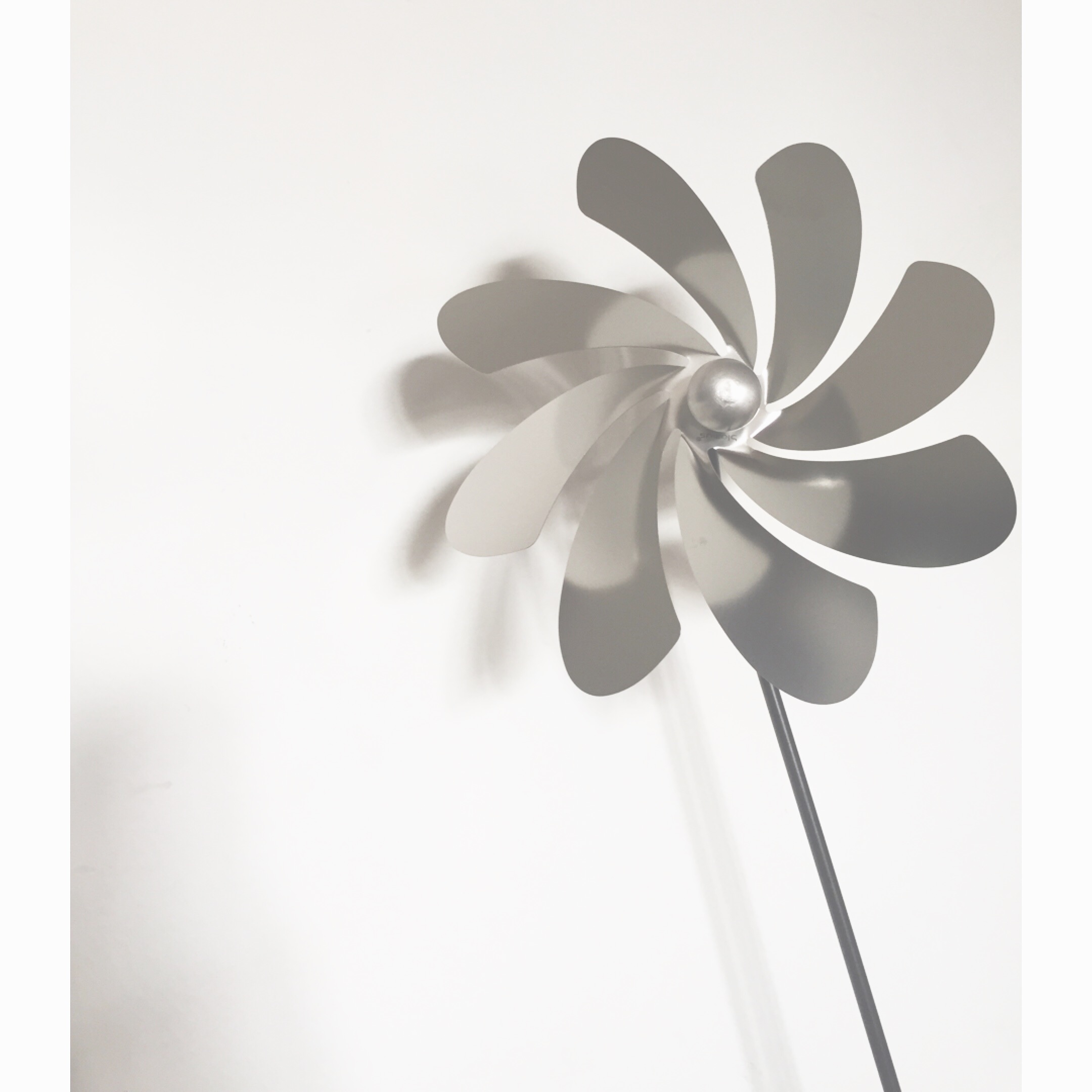 bring some winds of change in your life, add a pinwheel to your holistic spaces to stir up the qi! #fengshui #pinwheels