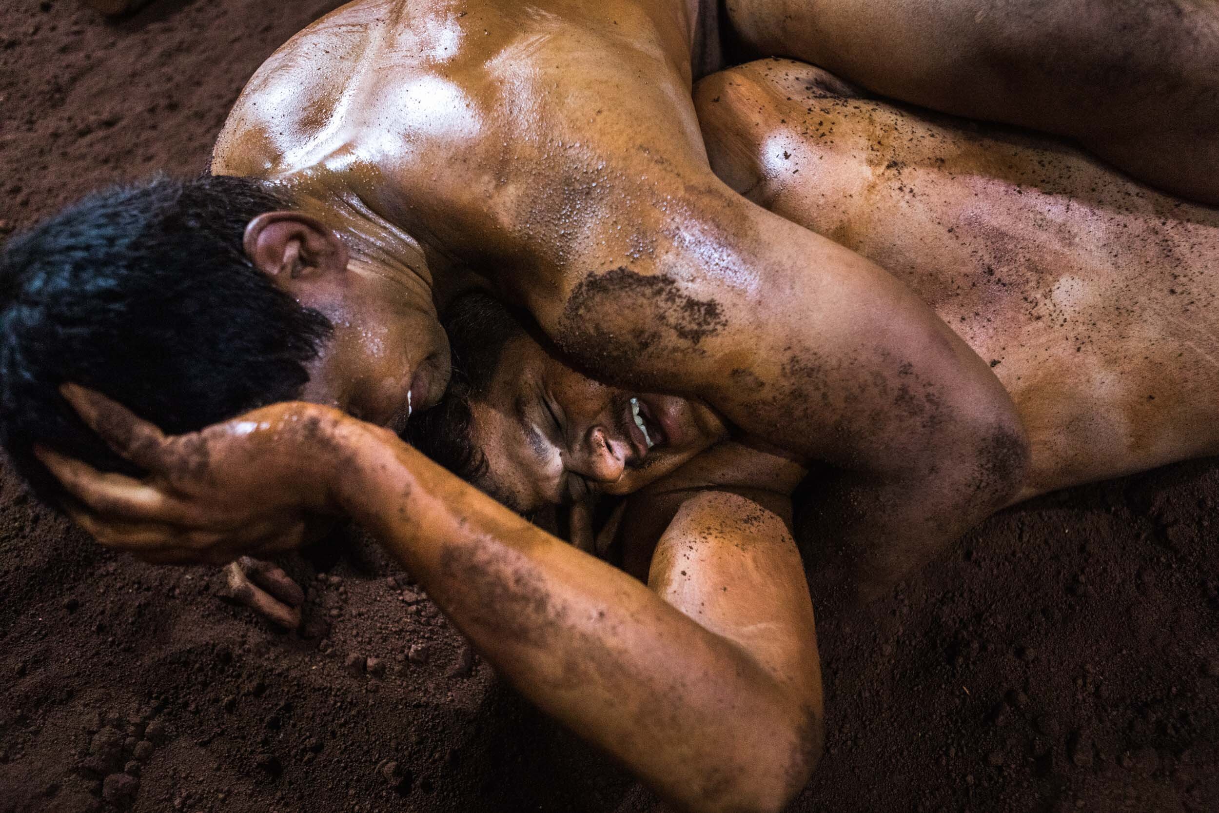 kushti-mud-wrestling-india-mumbai-1
