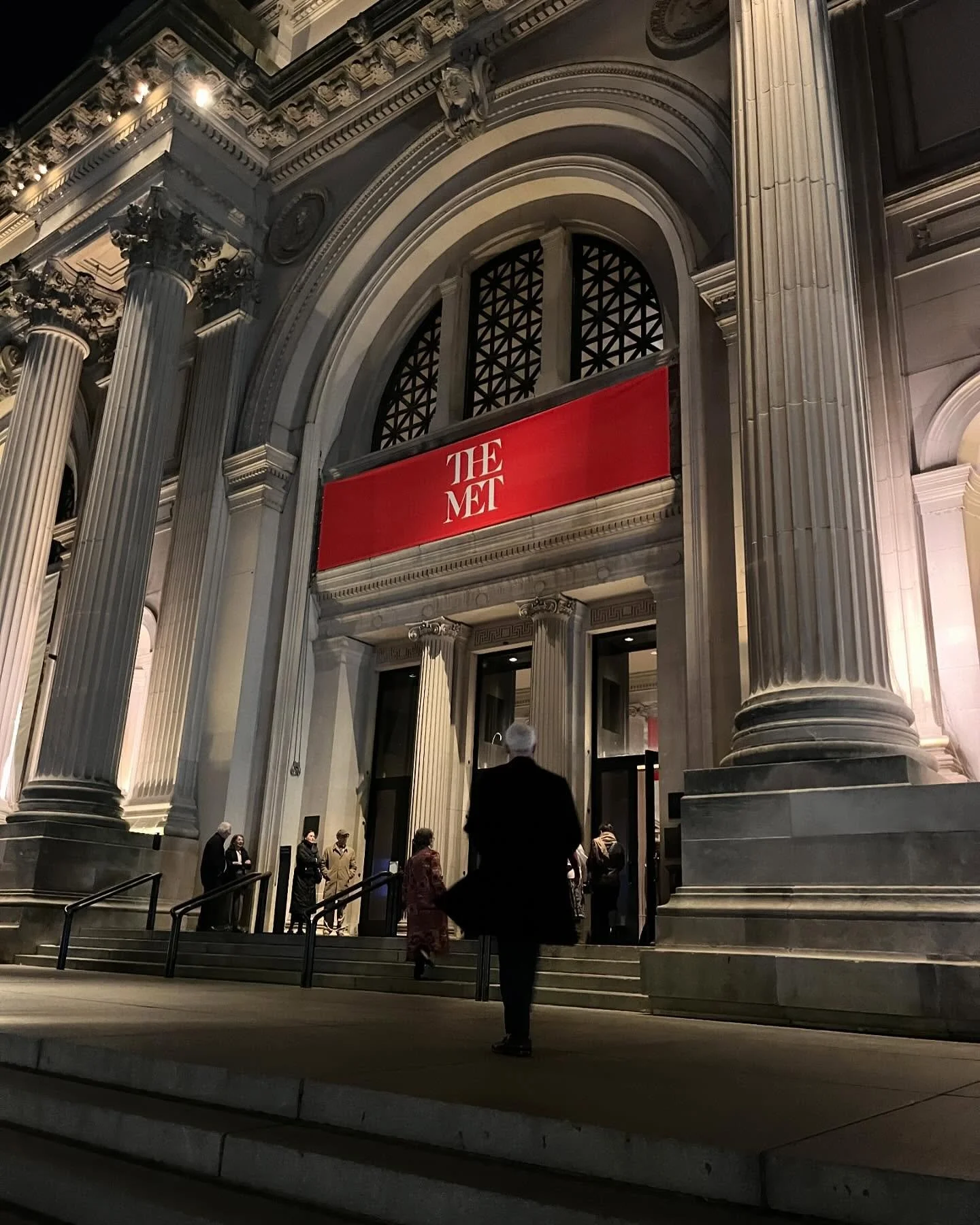 It was an honor to be in attendance @metmuseum for The American Wing at 100! Congratulations to the curators and their teams on stunning re-installations and the unveiling of their recent acquisitions - it was truly a joy to see them all.✨✨✨

#tiffan