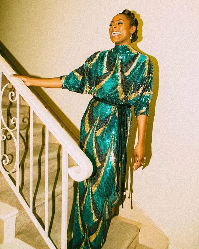 Blushed the whole time shooting this QUEEN BEYOND. SHE IS THE COOLEST PERSON IRL I STANNED TF OUT.  @issarae getting ready for the NAACP Image Awards yesterday for @wmag X @marcjacobs styling @jasonrembert story @xoryma  makeup @joannasimkin 💚💚💚💚