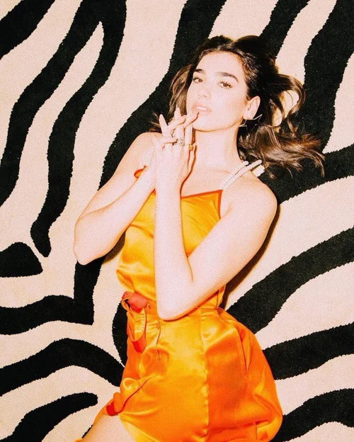 R29xDuaLipa_i.jpg