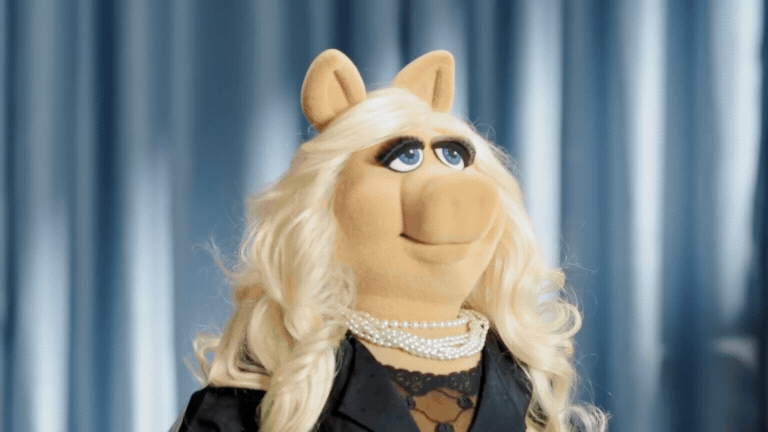 VOGUE | Miss Piggy