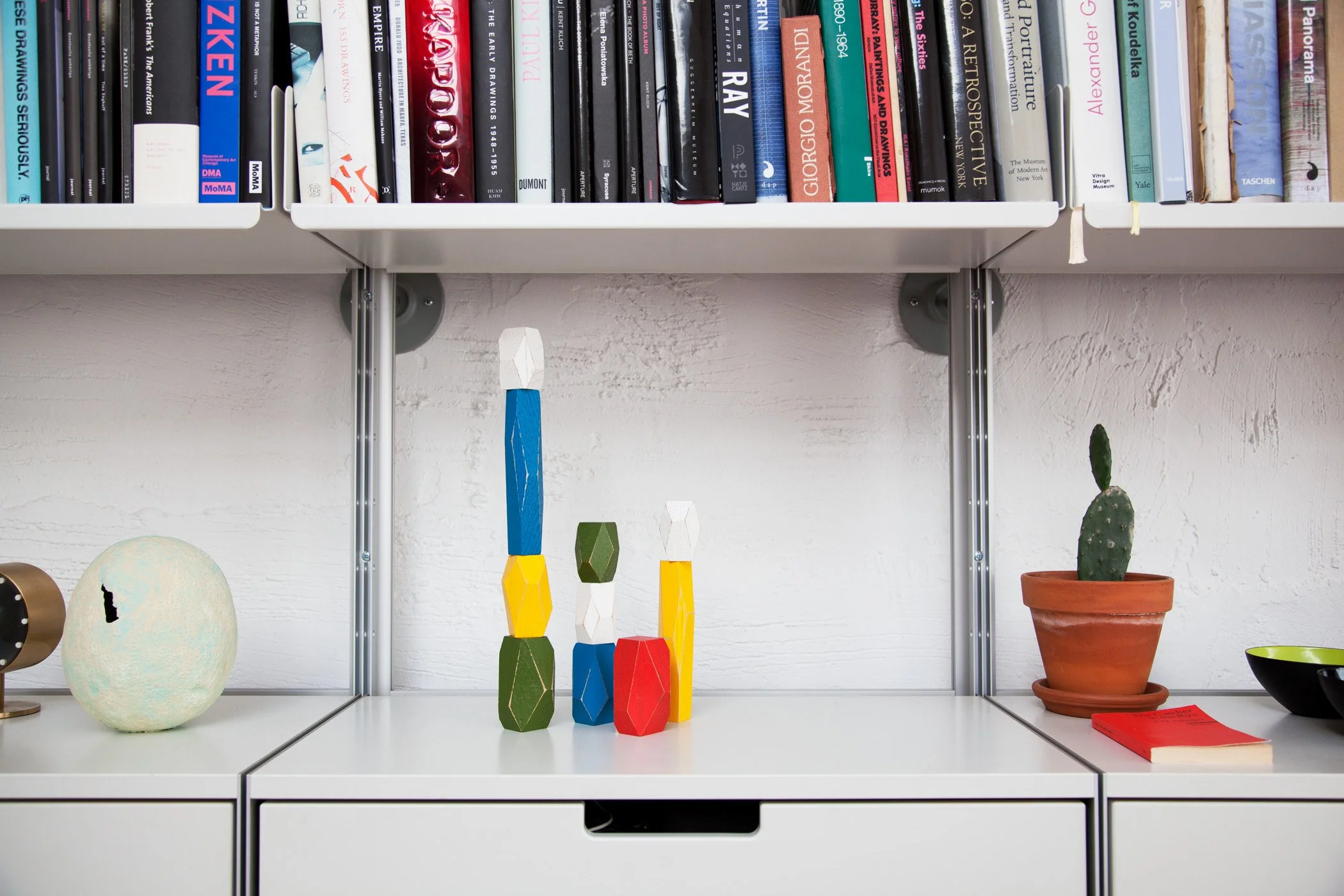 Multi Balancing Block Set Assembled on Office Shelf