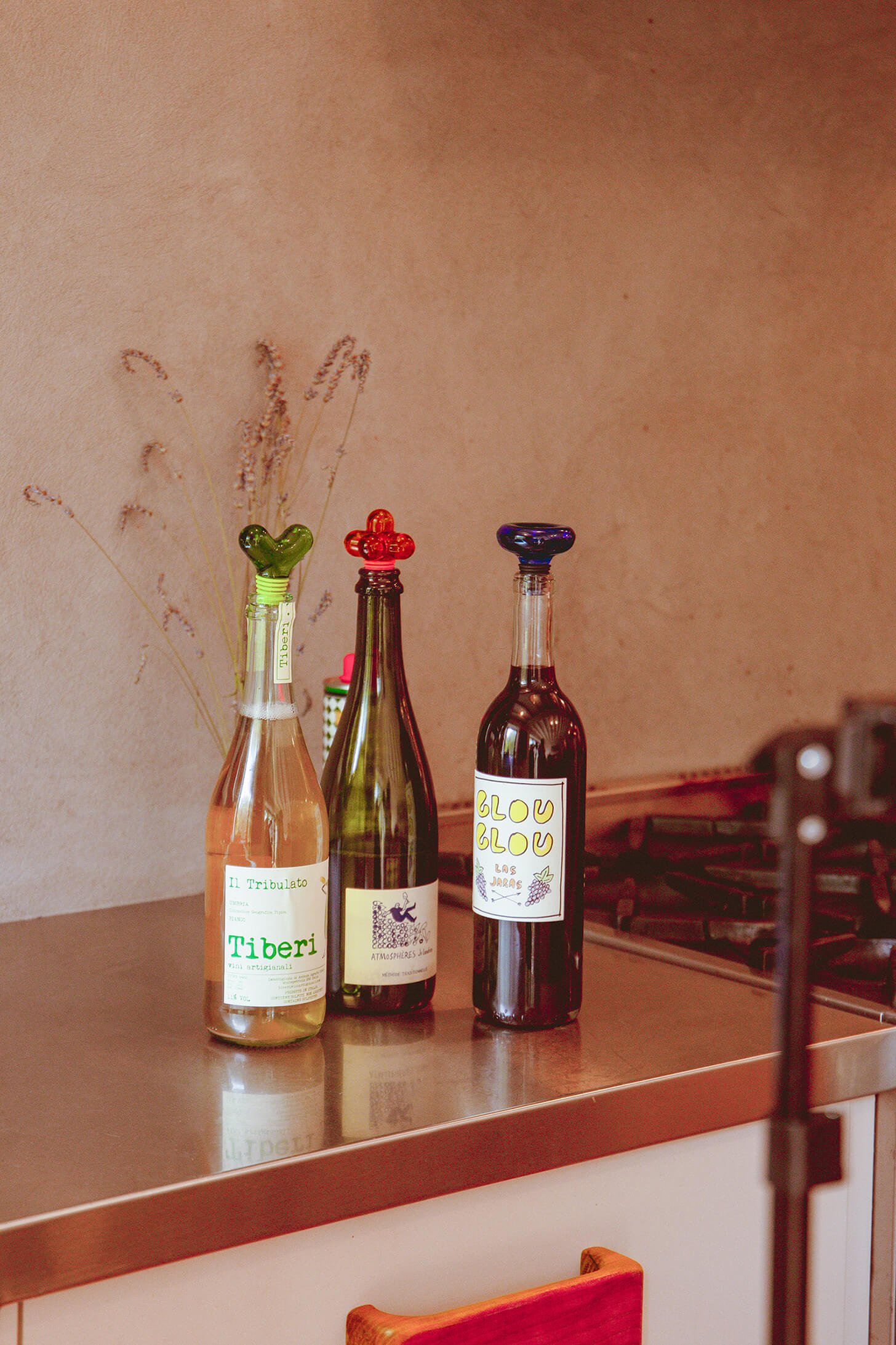 HobknobBottleStoppers-Group-Lifestyle-FA23-EmilySimms-01-FSBS.jpg