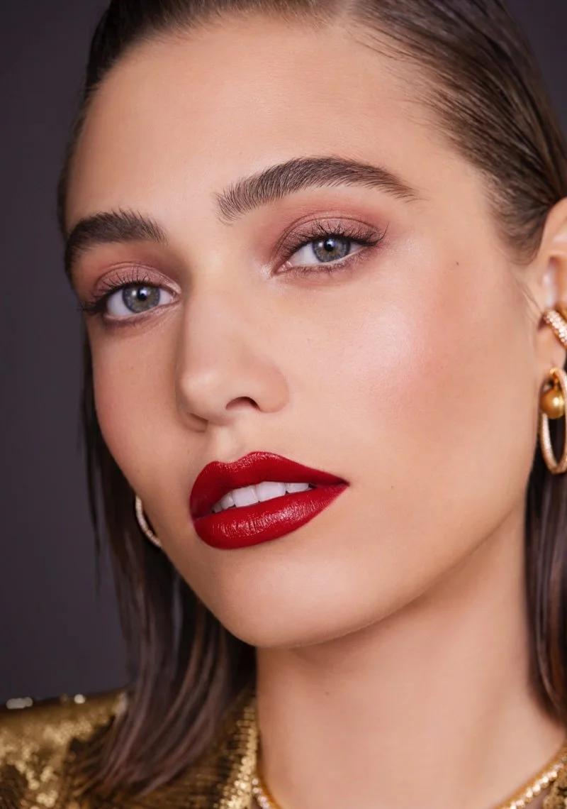 Bobbi-Brown-Makeup-Holiday-2022-Campaign02.jpg
