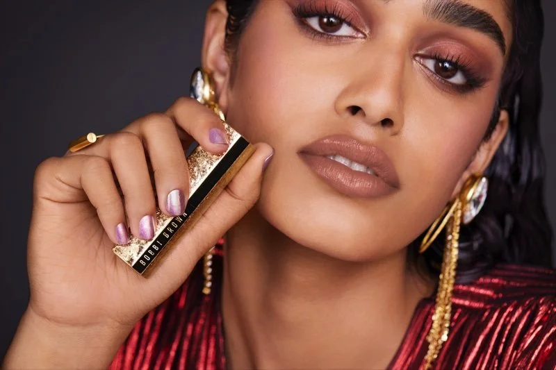 Bobbi-Brown-Makeup-Holiday-2022-Campaign11.jpg