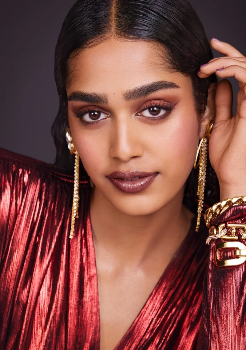 Bobbi-Brown-Makeup-Holiday-2022-Campaign10.jpg