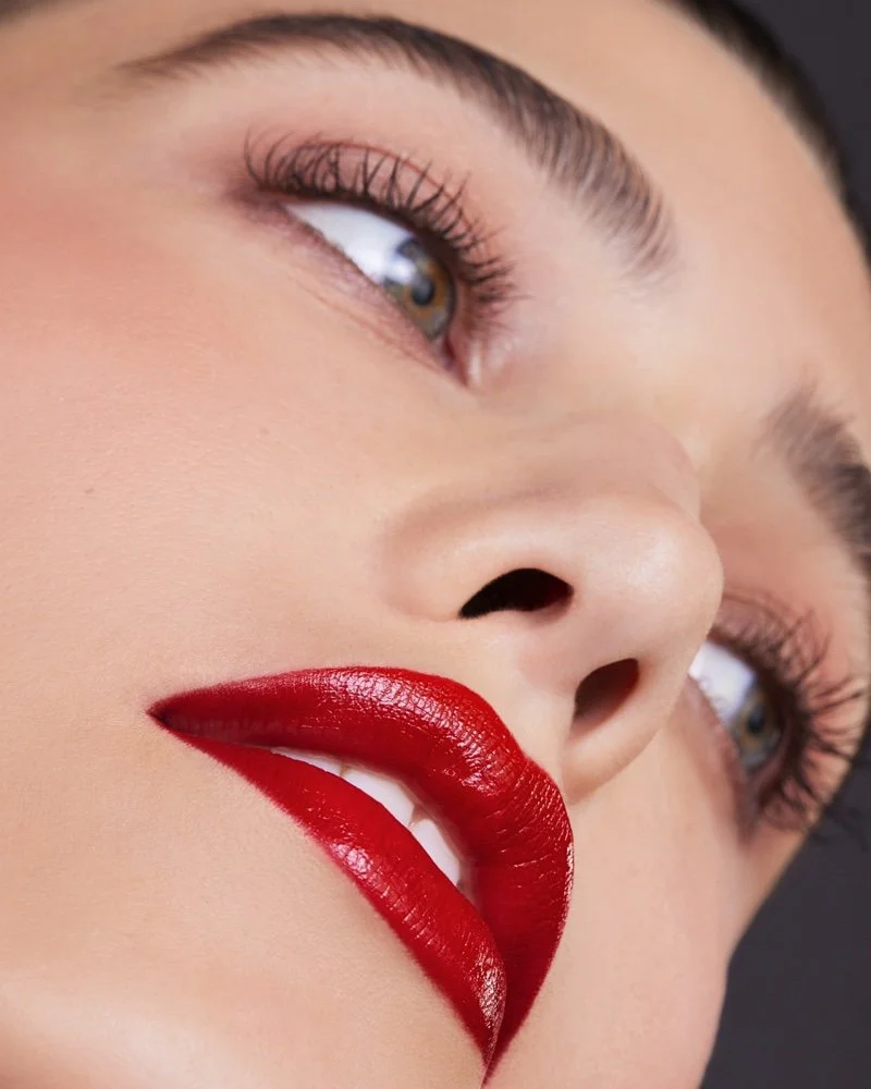 Bobbi-Brown-Makeup-Holiday-2022-Campaign04.jpg