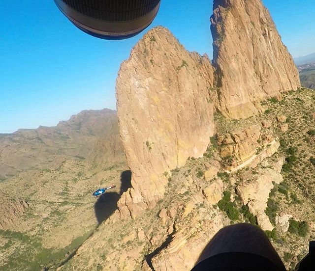 Hanging out at Weaver's Needle. #aerialphotos #aerialphotography #helicopterflight #helicopterphotography #rotorcraft #weaversneedle #aerialview #officewithaview #bts #canon70200mm #lserieslens #helicopterview #helicopterlife #instahelicopter #helico