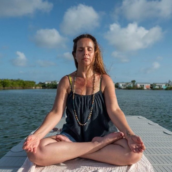 Bruna is BACK on Fridays at 6:00pm! 
Sign up and start your weekend with a flow that will start your weekend right!!