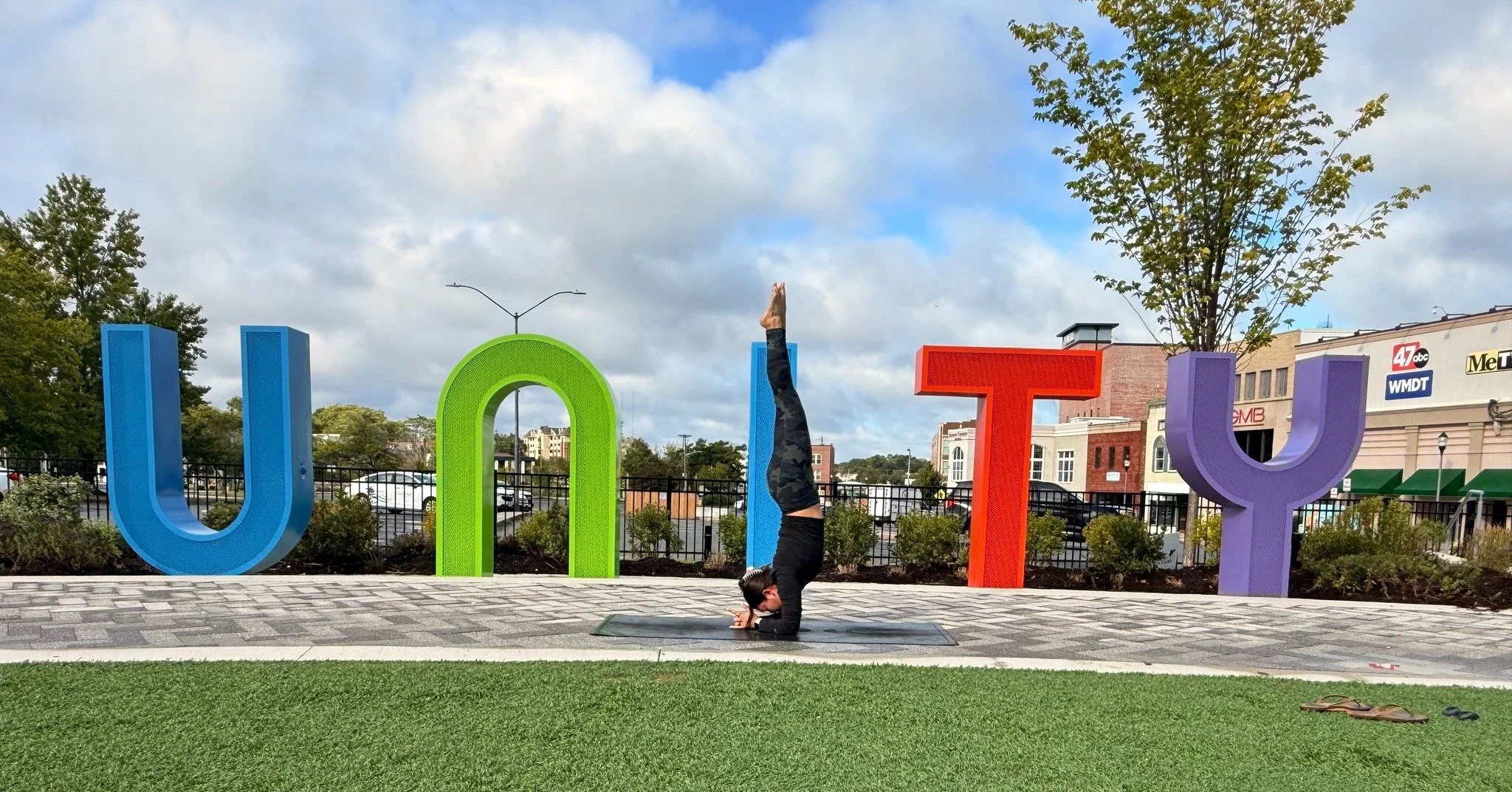 🌳🧘&zwj;♀️ THANK YOU, UNITY PARK YOGIS! 🧘&zwj;♂️🌳

We&rsquo;ve wrapped up another beautiful season of Unity Park Yoga &mdash; so many smiles, stretches, and Sunday sunshines. ☀️💚

As the weather cools, the heat is ON in the studio! 🔥
Join us Sun