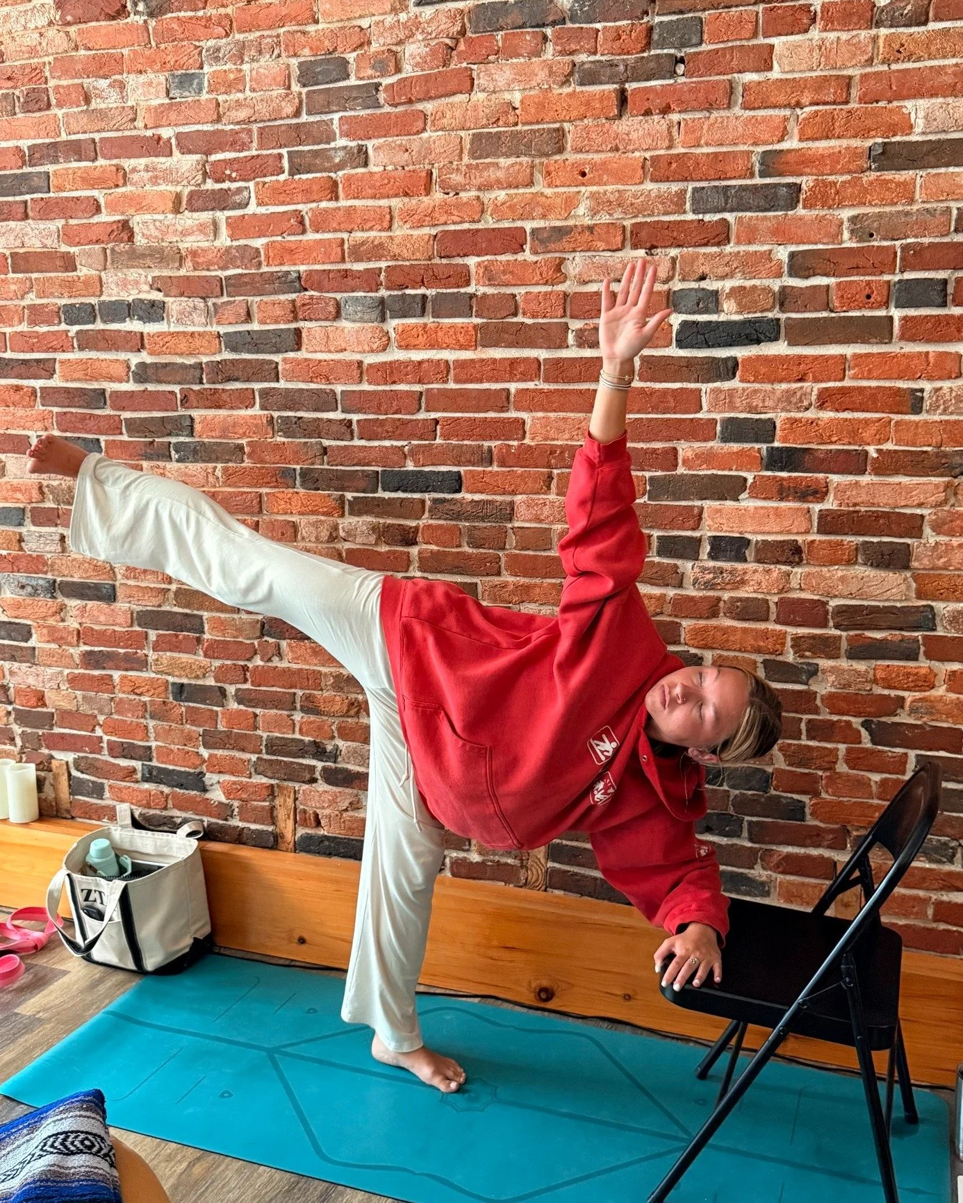 ✨ TONIGHT AT 5:30 PM ✨

If you've been looking for a sign to get on your mat tonight, this is it. 💫

Our amazing teacher trainee, Hailey, will be stepping in to teach tonight's 5:30pm class while Eshani takes some well-deserved time to prepare for h