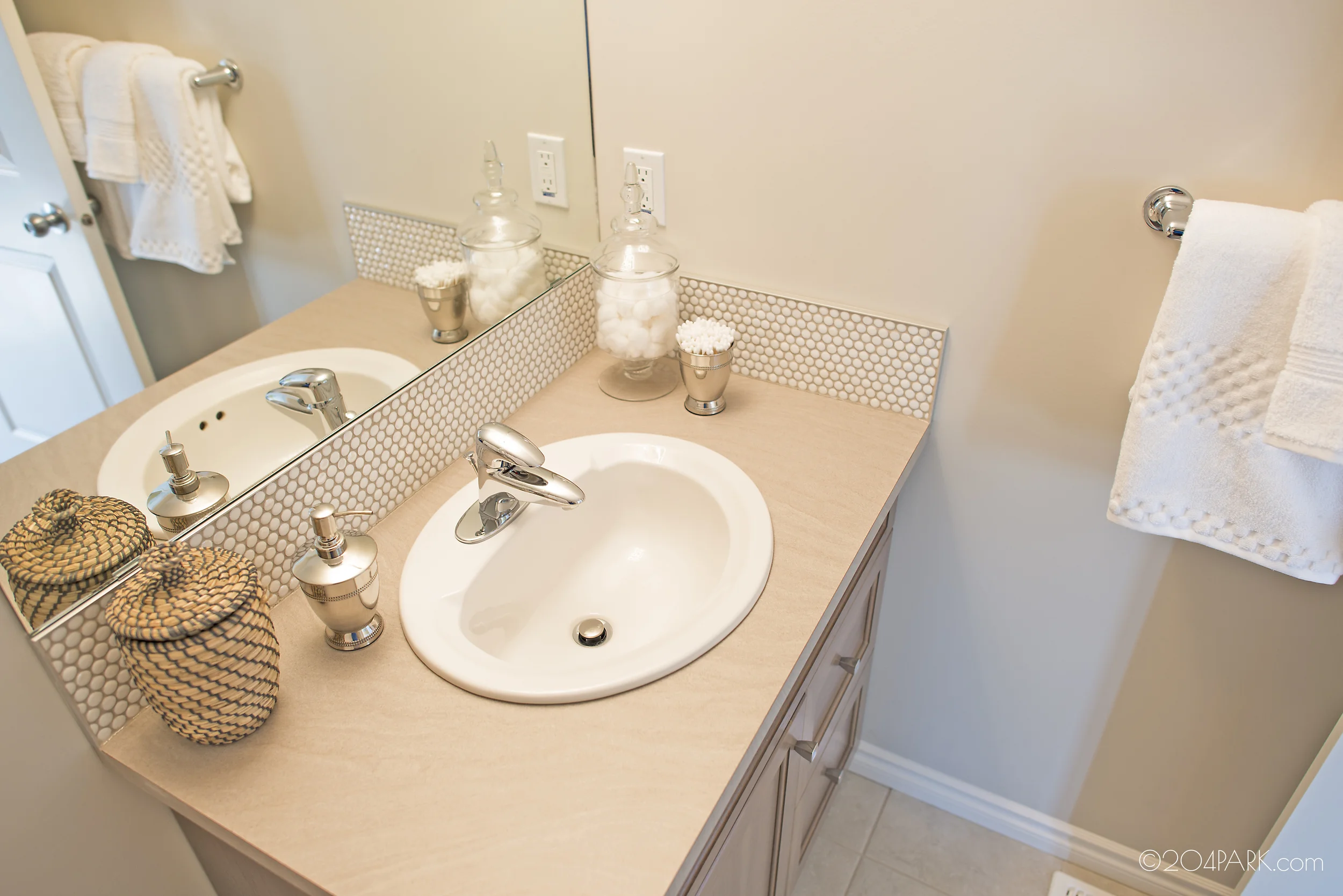 11_master bath.jpg