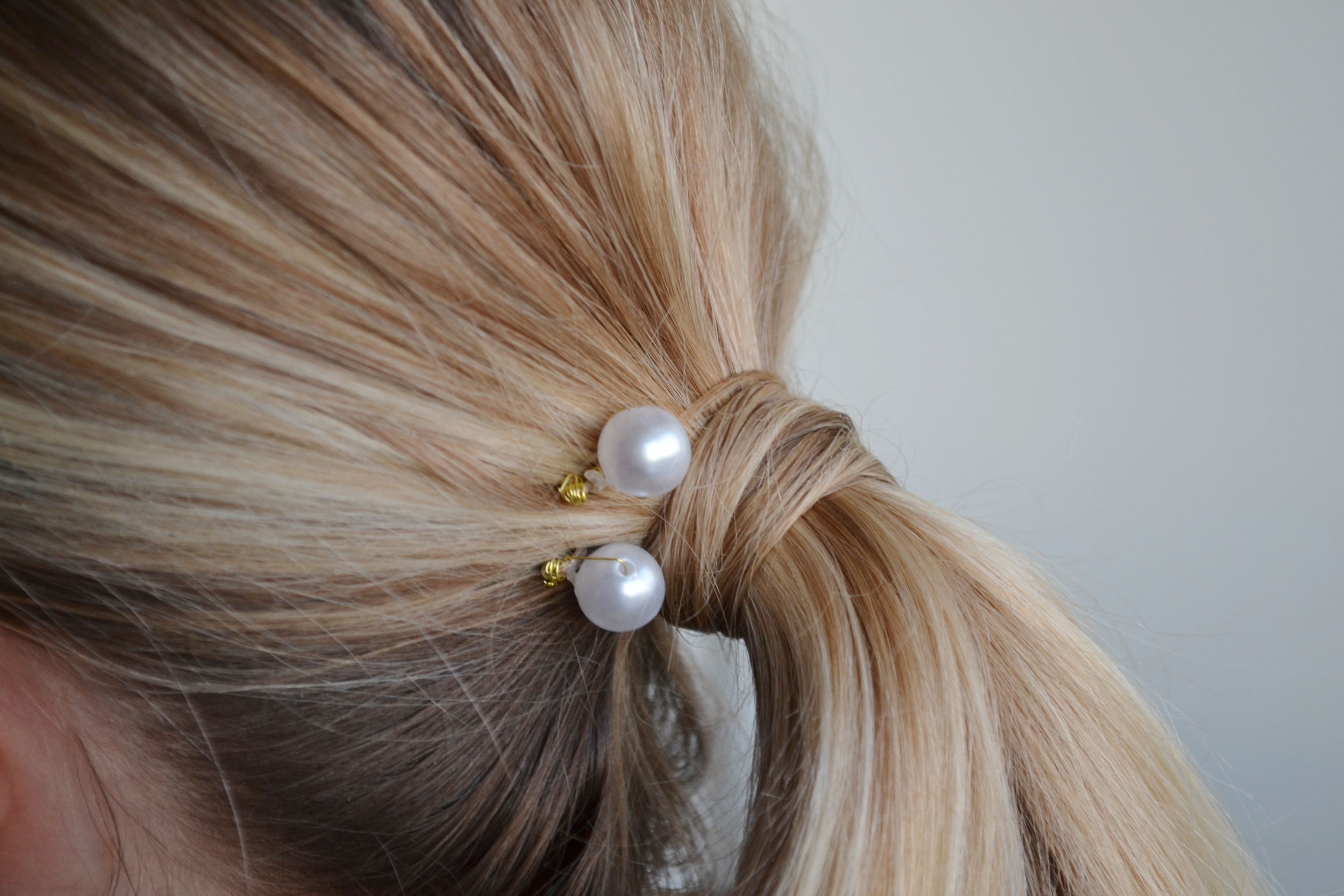 Pearl Chanel Inspired Bobby Pin DIY.JPG