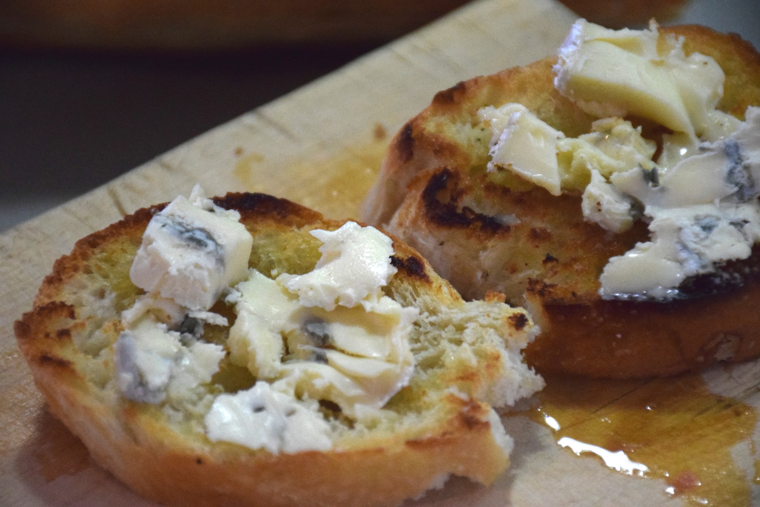 blue cheese and grapefruit croistini 6.jpg