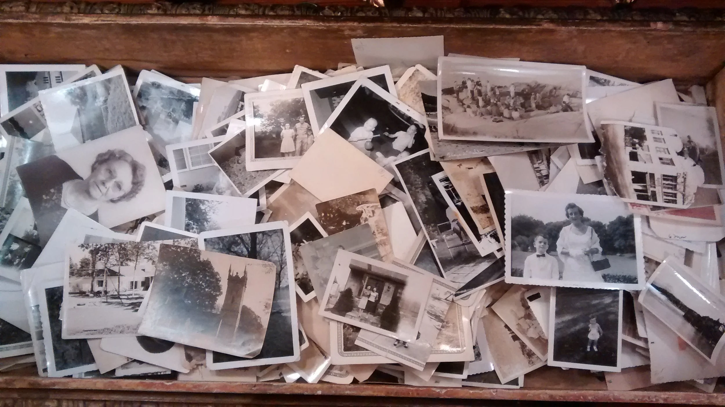 vintage photos at a store in Austin, photo by me and my cell phone