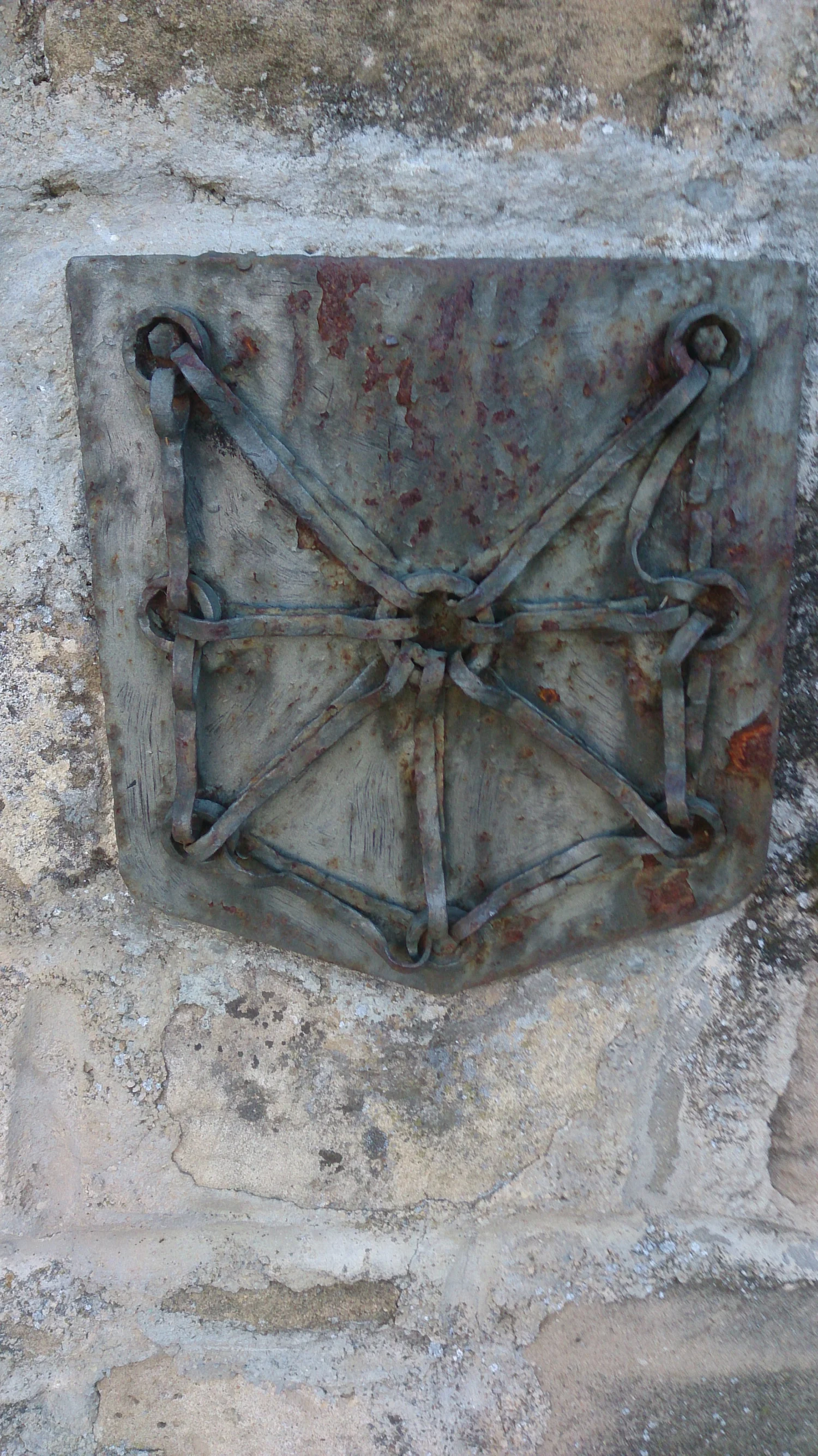 Chains - ancient symbol in Navarra coat of arms