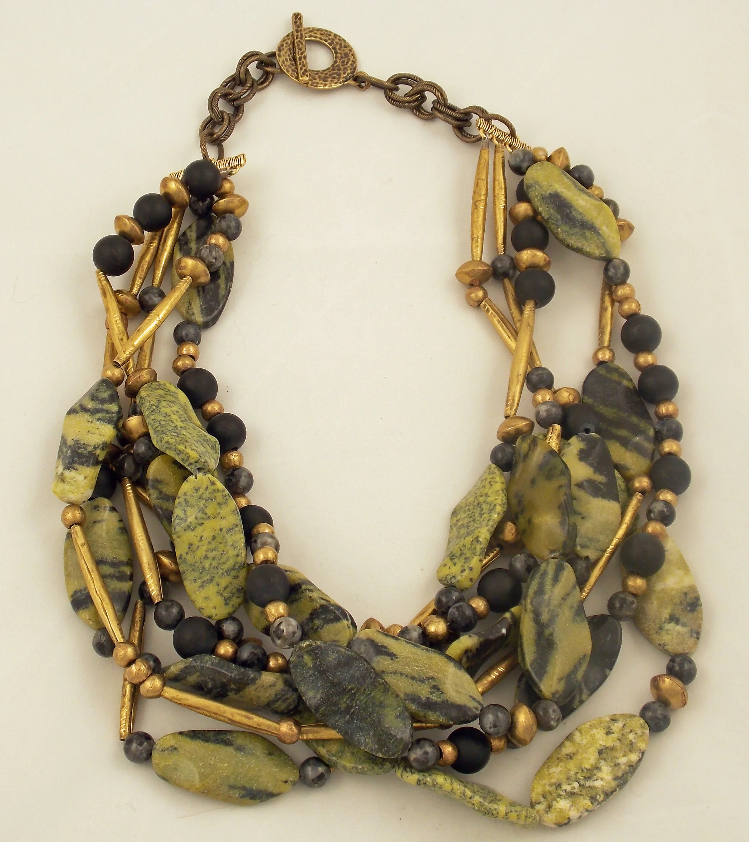 Green and gray strands