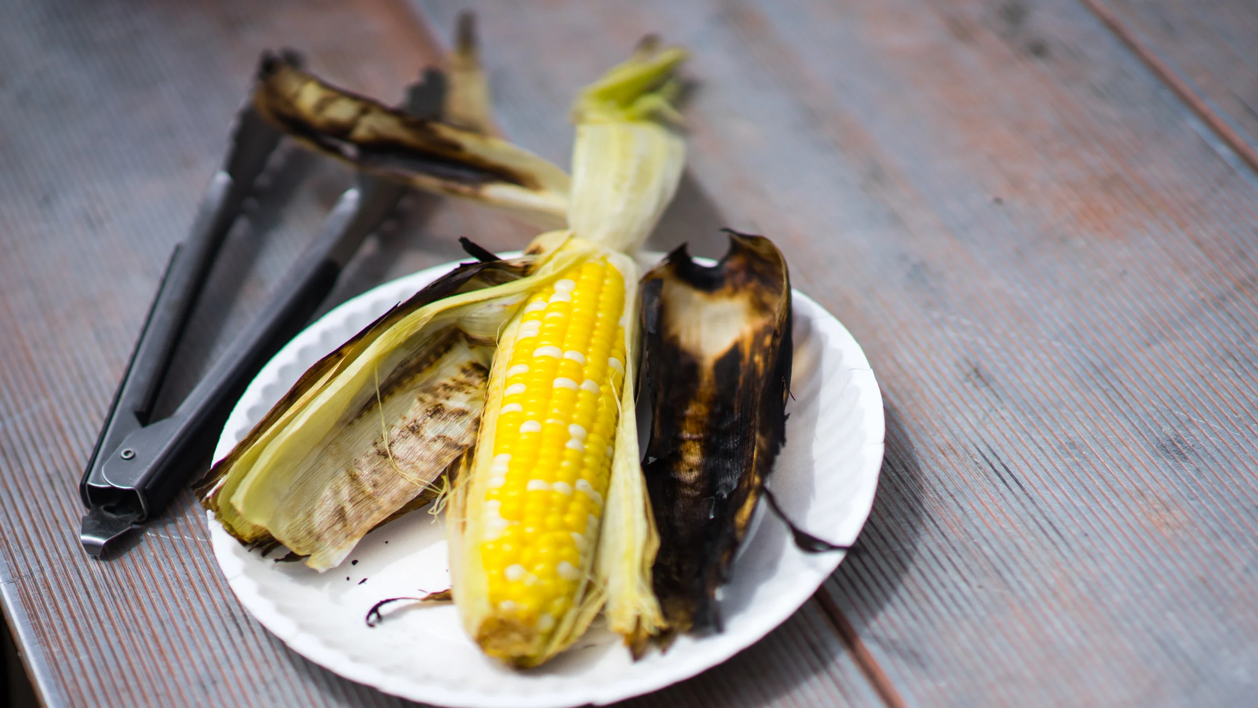 Corn on the cob // over the fire