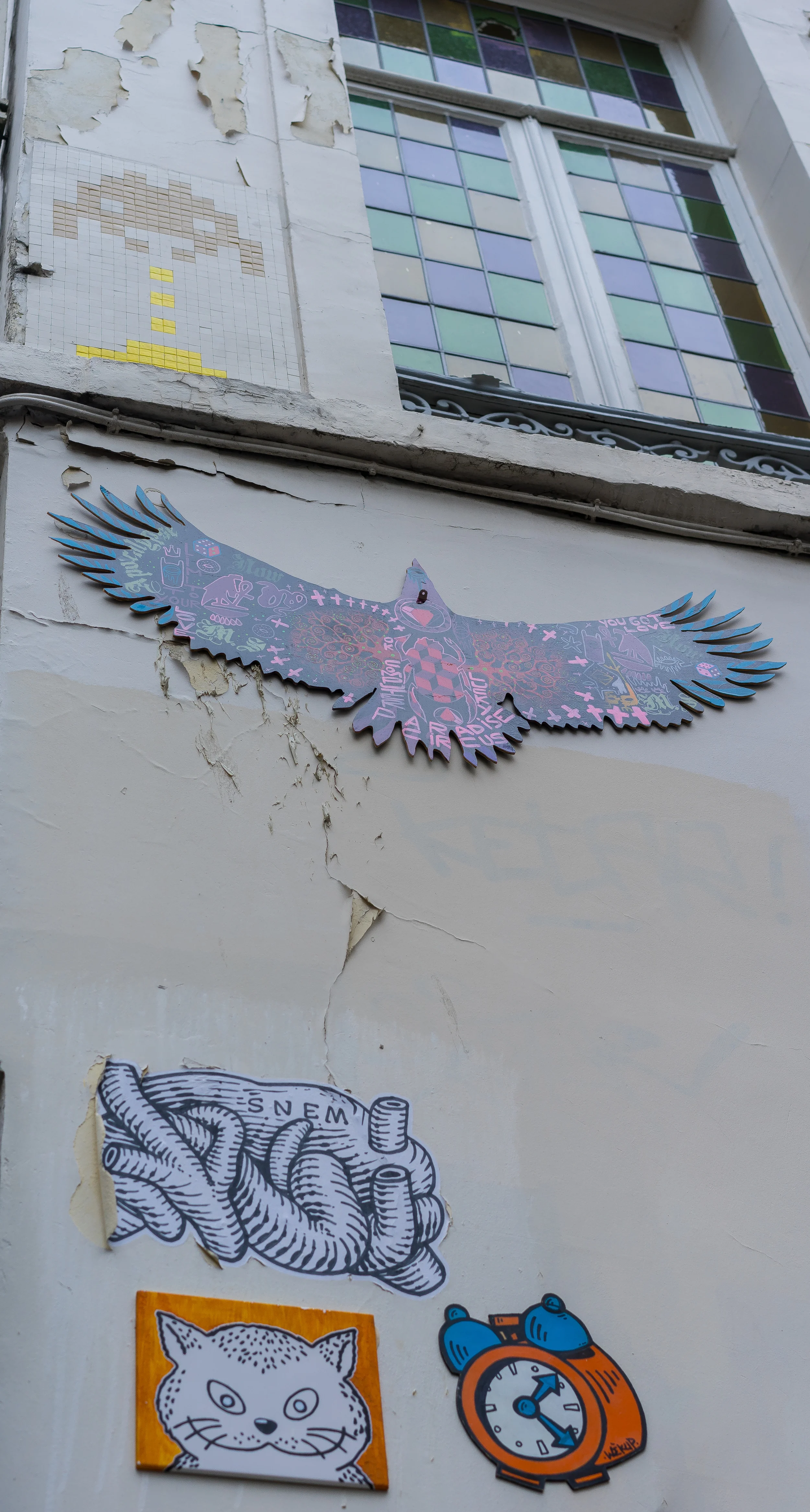 INVADER STREET ART ABOVE THE MANNEKEN PIS // DID YOU SEE IT? I DID