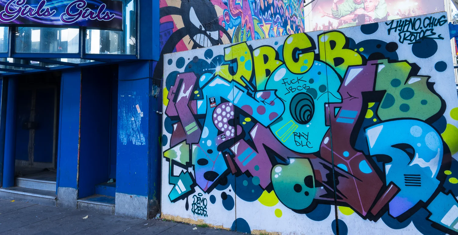 STREET ART IN THE REEPERBAHN DISTRICT // MEET YOU THERE IMAGES