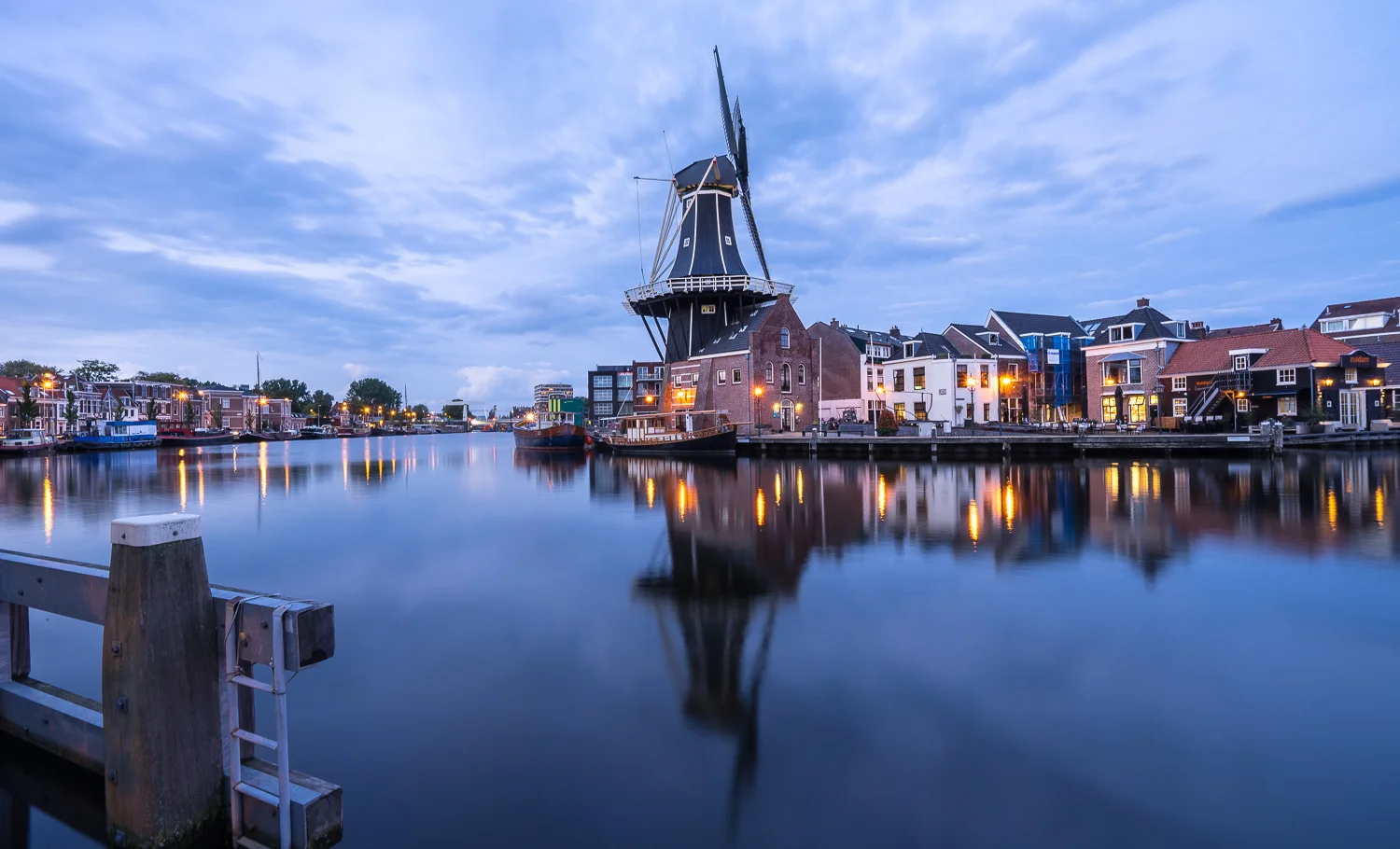 DE ADRIAAN WINDMILL, HAARLEM, NETHERLANDS // IMAGE BY FRANKIEBOYPHOTOGRAPHY.COM