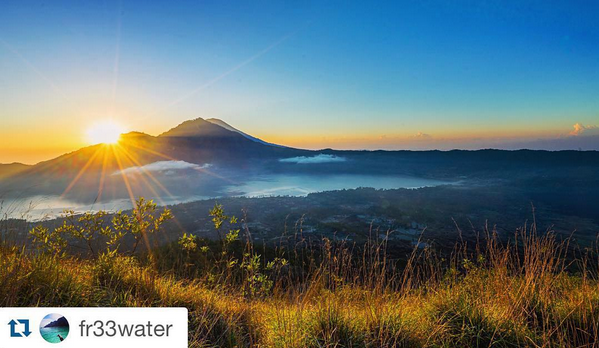 SUNRISE OVER MT. AGUNG VOLCANO // IMAGE BY FRANKIEBOYPHOTOGRAPHY.COM