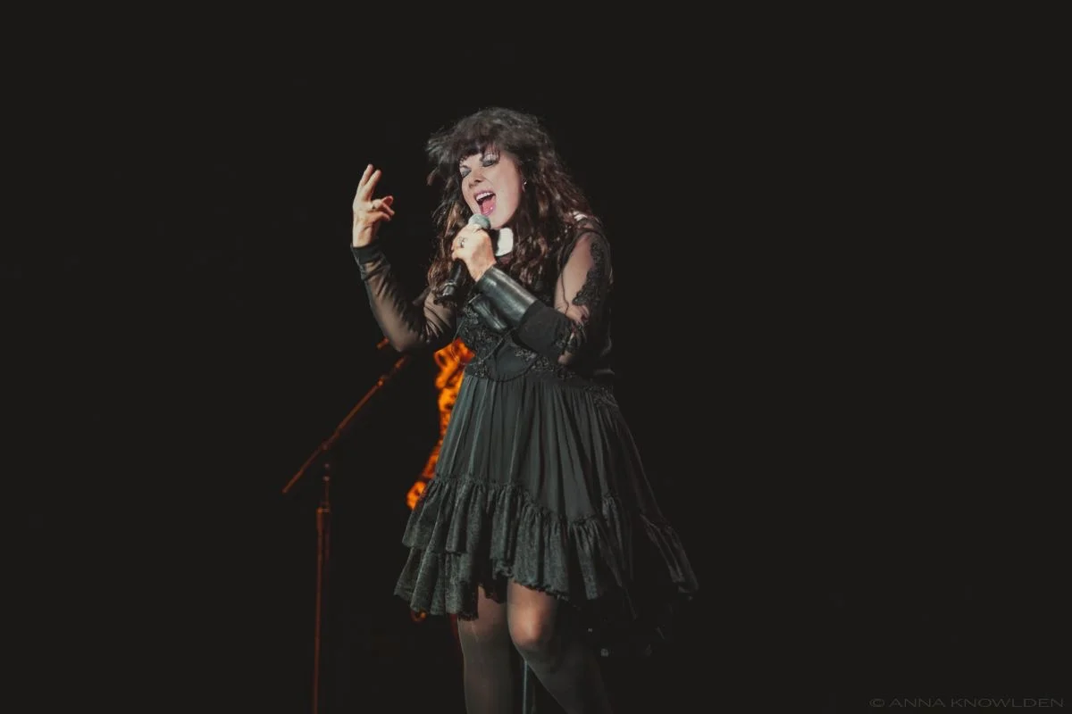 Ann WIlson - in black dress.JPG
