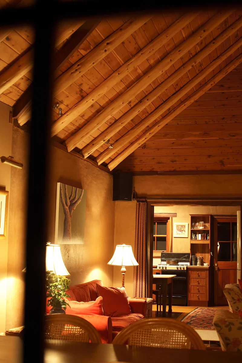 lounge 2.jpg