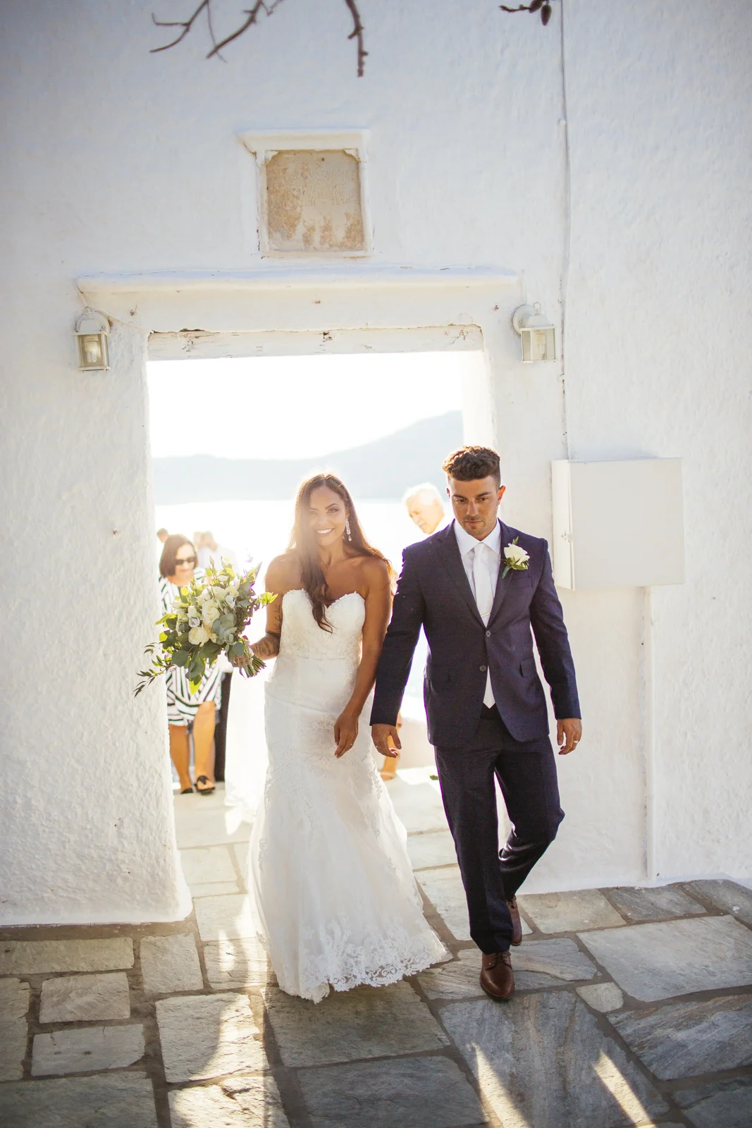 Στο Lulumeli φωτογραφίζουμε απιστευτες στιγμές γάμου σαν και αυτη την φωτογραφία, χωρίς στήσιμο και σκηνοθεσία.