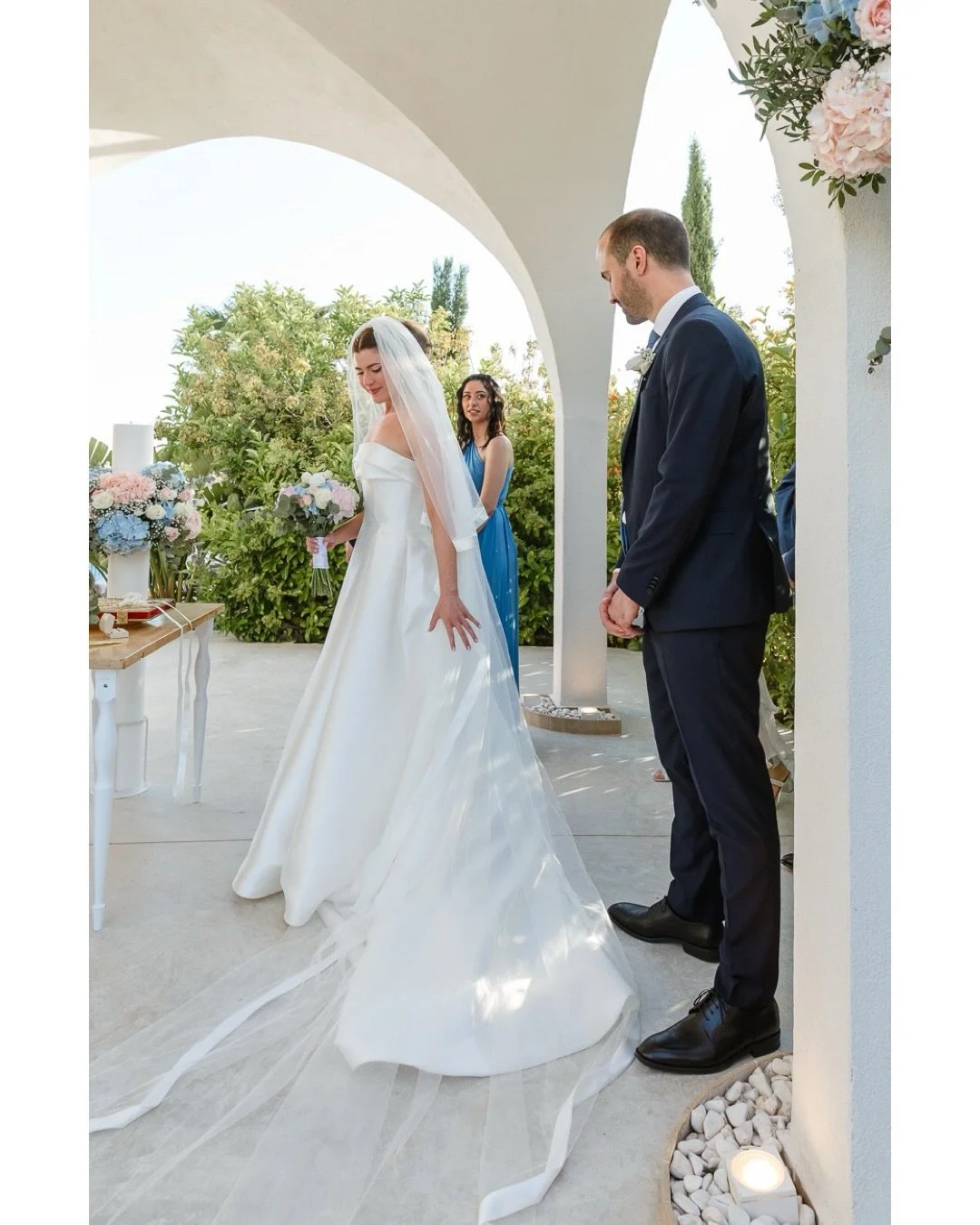 Classical &amp; chic vibes on this spring wedding