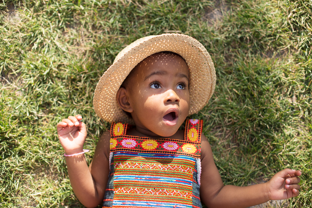 Paris, France Eiffel Tower Family Portrait Session, Family Lifestyle Natural Light Photographer_009.jpg