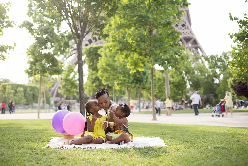 Paris, France Eiffel Tower Family Portrait Session, Family Lifestyle Natural Light Photographer_013.jpg