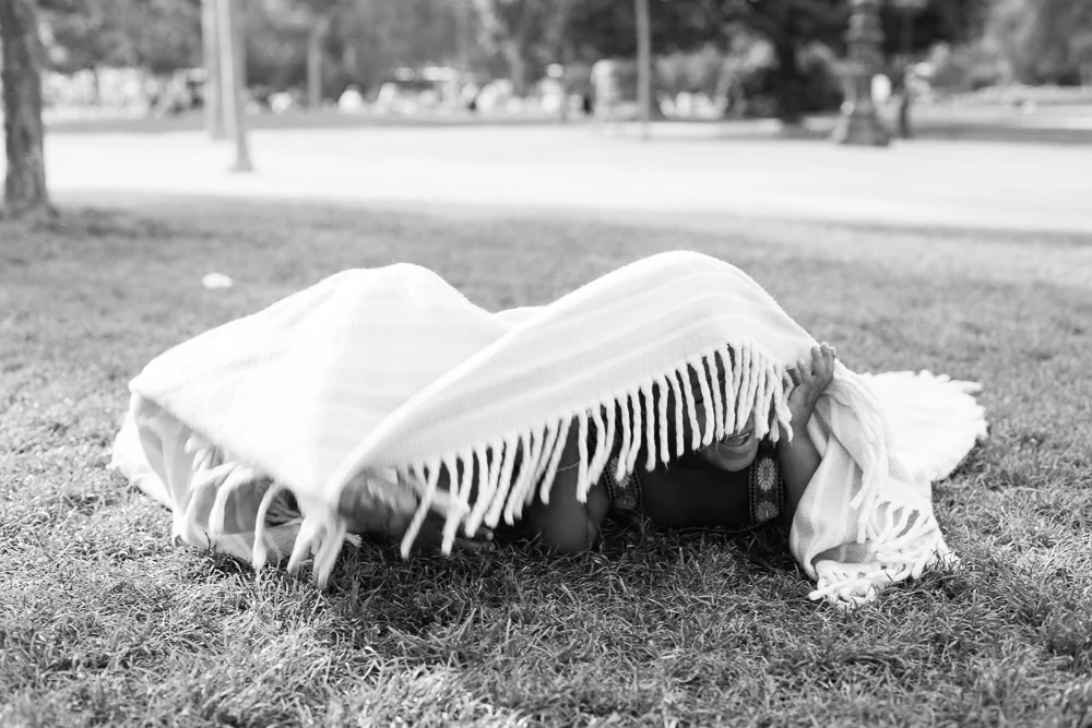 Paris, France Eiffel Tower Family Portrait Session, Family Lifestyle Natural Light Photographer_019.jpg