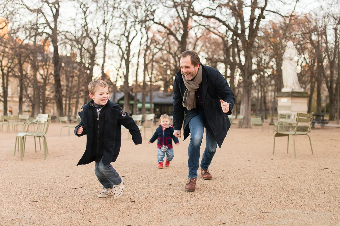 winter-family-photo-session-ideas-paris-photographer-3
