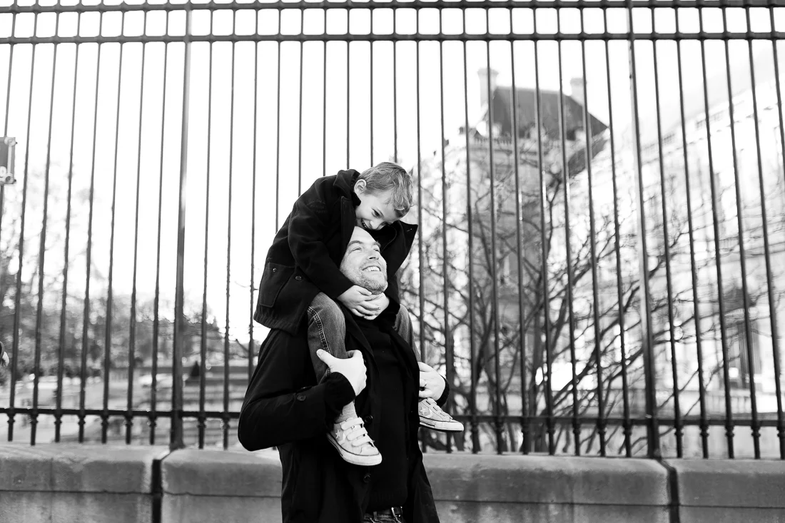 winter-family-photo-session-ideas-paris-photographer-11