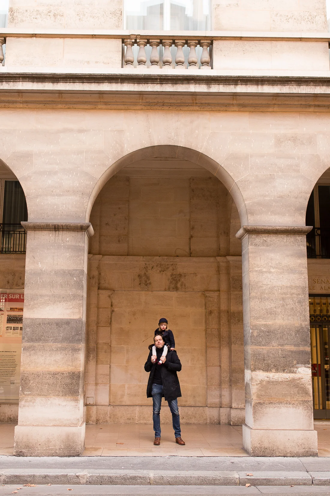 winter-family-photo-session-ideas-paris-photographer-13